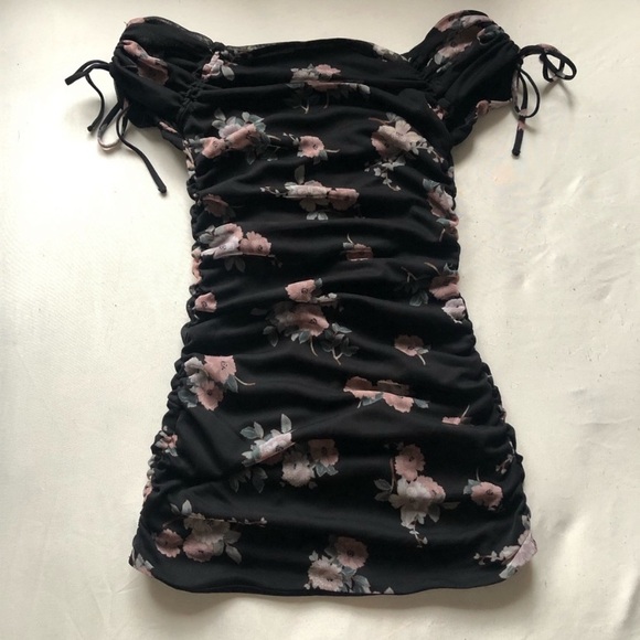 •Express• Versatile Floral Tulle Ruched Blouse - Picture 5 of 5